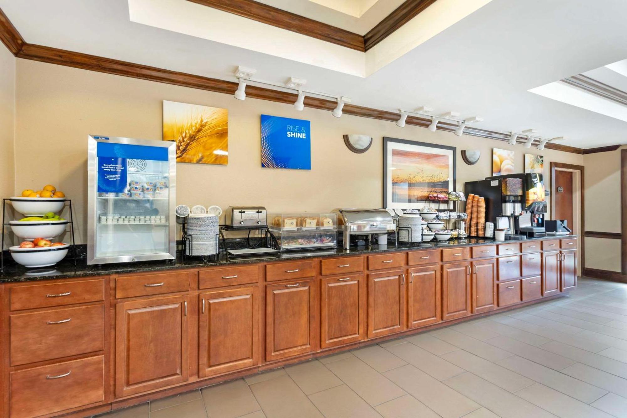 Comfort Inn & Suites Carneys Point Luaran gambar